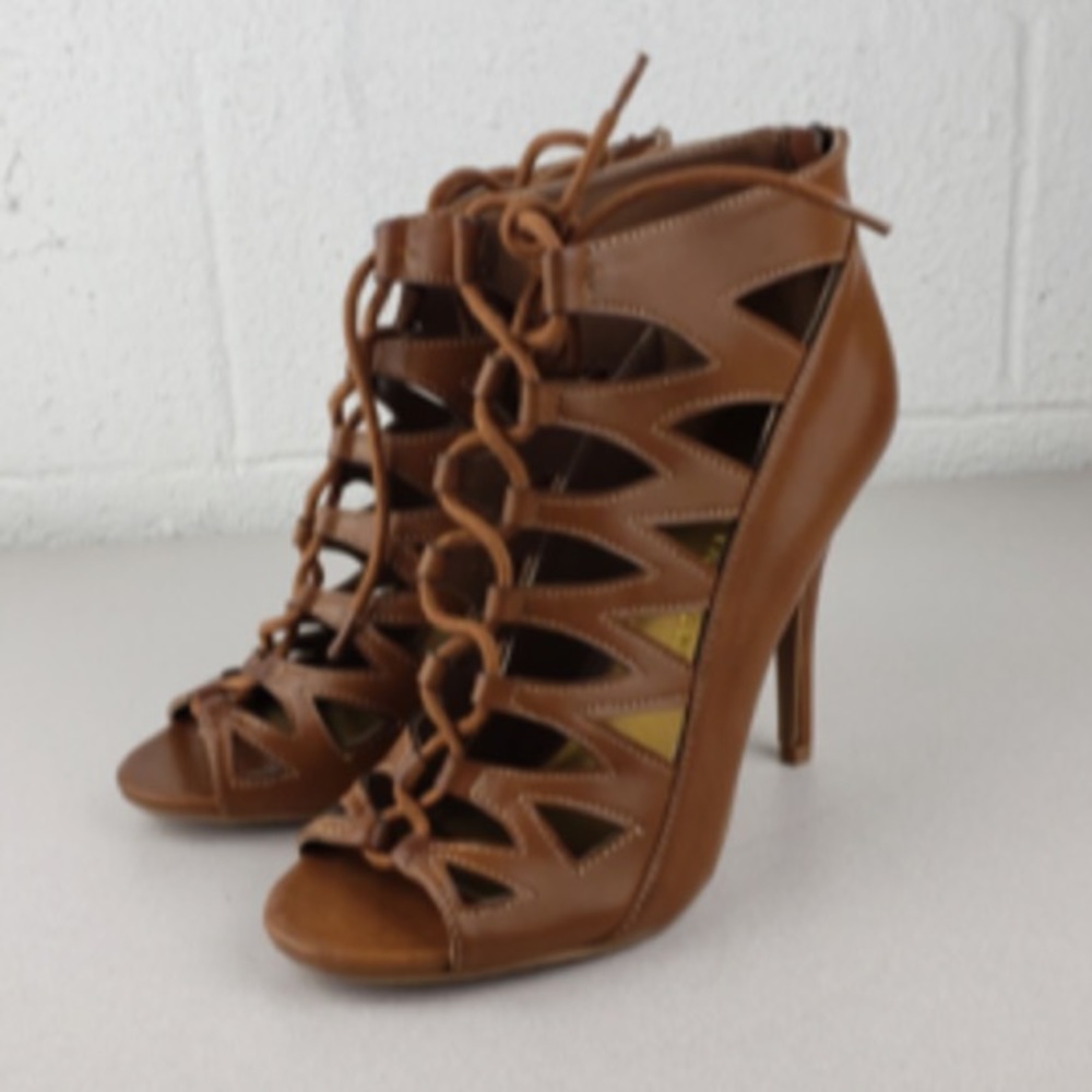 Chinese Laundry || Womans tan lace-up “hopscotch” platform size 9
